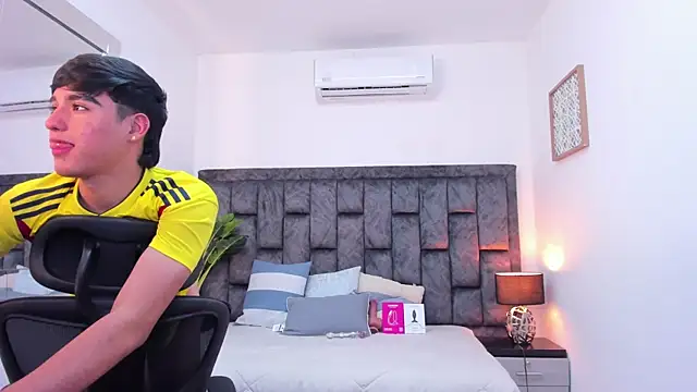 dimitryboy_wallen's Live XXX Chat