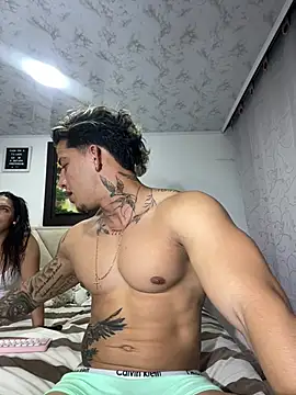 Aprodithe-and-aress' Live XXX Chat