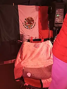 LaInsaciableIntensa 现场XXX聊天