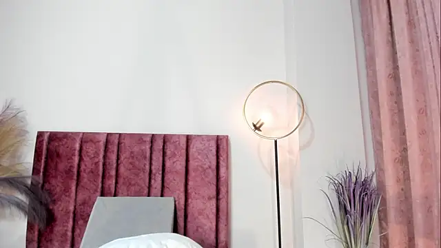 AndraCyruss' Live XXX Chat