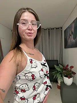 Chat XXX en directo de roxie_gates_