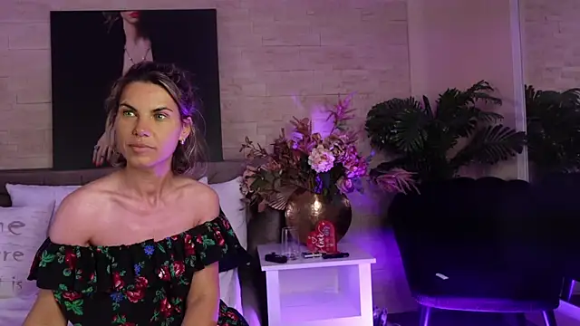 FeliciaKrige's Live XXX Chat