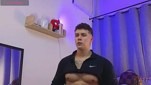 ASHTON_HILS – Naživo XXX chat