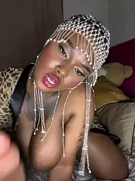 QUEEN_NOBUHLE_FEMDOM_777's Live XXX Chat