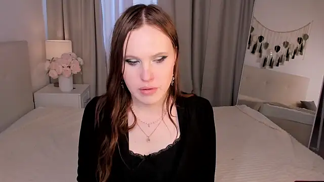 EffieMinki's Live XXX Chat