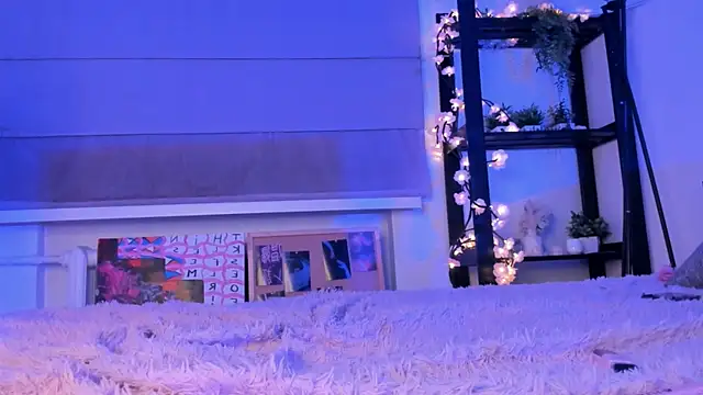 DaisyPillow's Live XXX Chat
