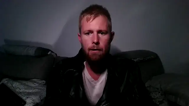 Chatroom XXX en direct de boysfirsttime