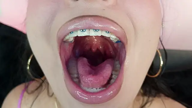Онлайн чат XXX mia_roux1