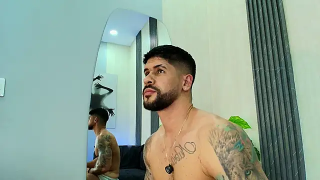 צ'אט XXX בשידור חי של Petesevans