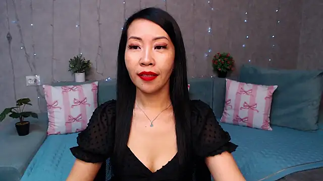 XXX chat uživo modela LiaPak