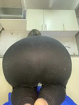 Chloee_Peach 现场XXX聊天