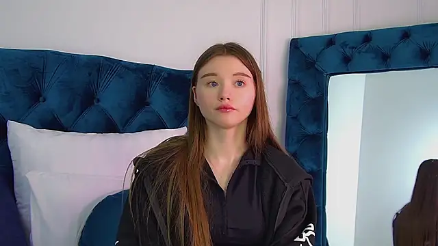 XXX chat uživo modela KeiraAsti