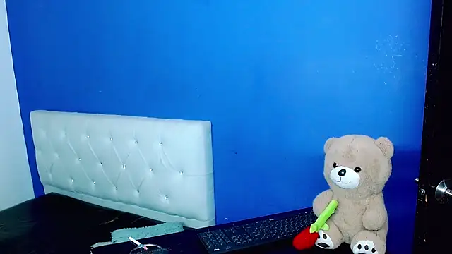 Chat +18 de Angel_foxc13 ao vivo