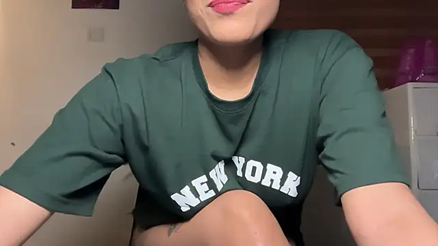 XXX chat uživo modela LucytheDevilQueen