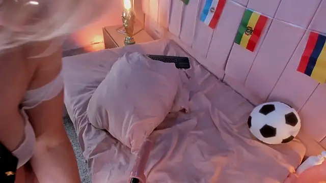 Hillary_Collins1 élő XXX-chatje