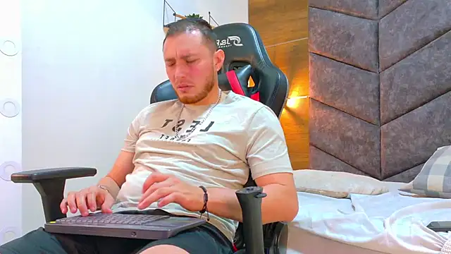 Luna_and_Jacksonn Chat XXX live