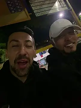 צ'אט XXX בשידור חי של dantedesirexx