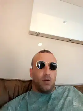 Tony88hgh 在線直播表演