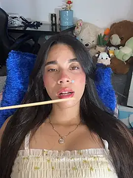 Chat +18 de Milleradhara24 ao vivo