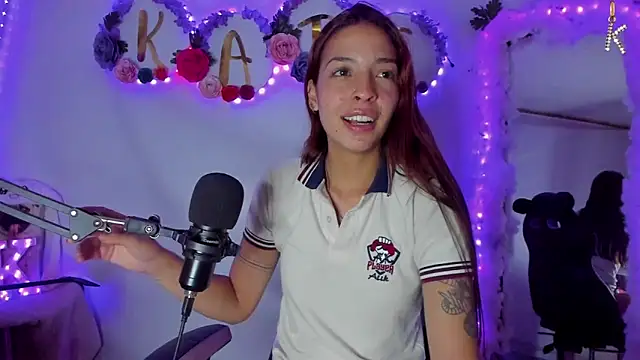צ'אט XXX בשידור חי של KATERAW