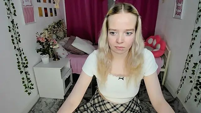 BellaMontgomery élő XXX-chatje