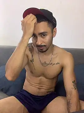 NicolasChest_xxx Adlı Modelin Web Kamerası Şovu