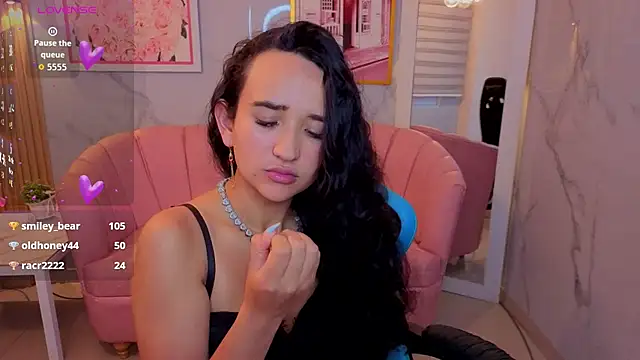 צ'אט XXX בשידור חי של bella_vibess_s