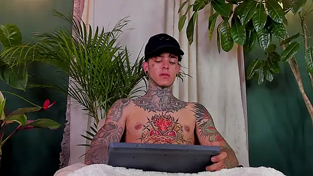 Aron_ford Live XXX-Chat