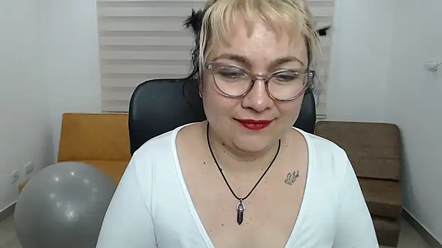 Živý XXX chat AnyaLuxx