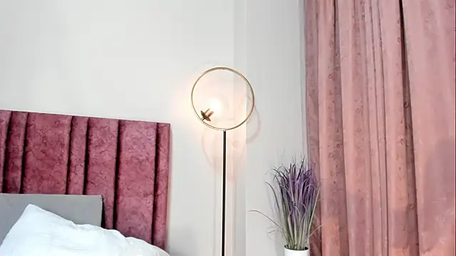 AndraCyruss' Live XXX Chat