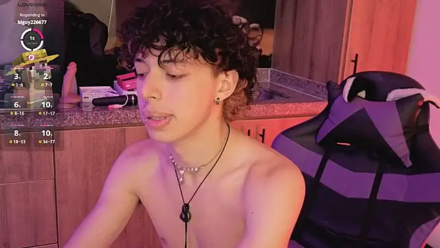 Otter_Moon live XXX chat