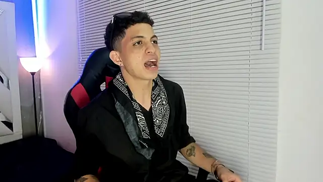 cameron_lux77 Chat XXX live
