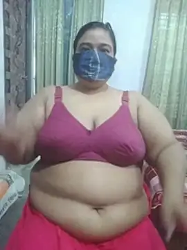 momo_loves Adlı Modelin Canlı XXX Sohbeti
