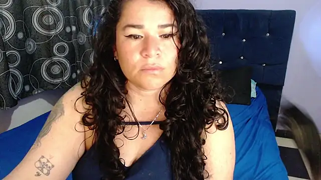 ANGELIQUE_KLANE Adlı Modelin Canlı XXX Sohbeti