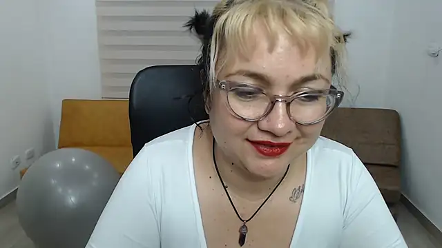 Živý XXX chat AnyaLuxx