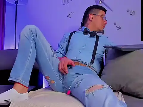 Czat XXX na żywo – Leo_Hunt_