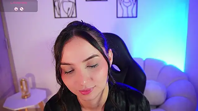 XXX chat uživo modela AliceHarper_