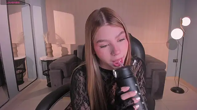 TiffannySins' Live XXX Chat
