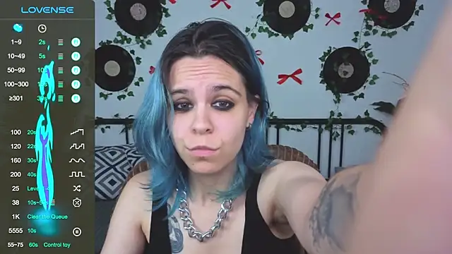 LiraBelle: απευθείας συνομιλία ΧΧΧ