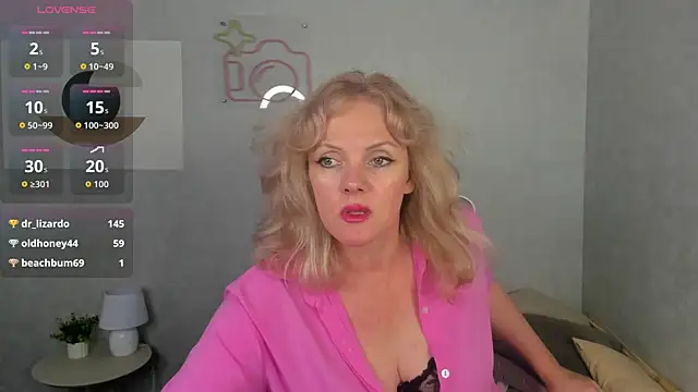 Victoria_Nelson: онлайн-секс-чат