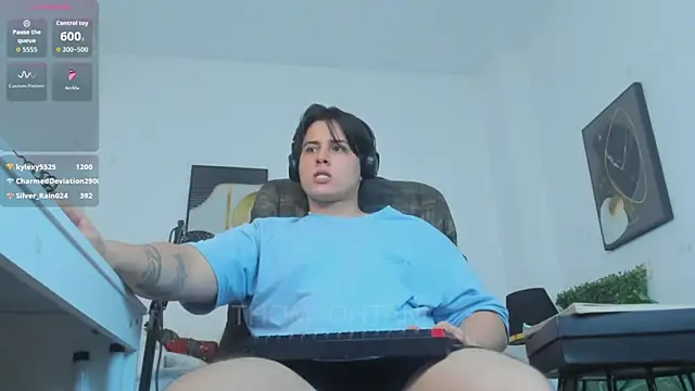 צ'אט XXX בשידור חי של Thom_Ohtani