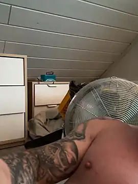 Živý XXX chat StrongMen91