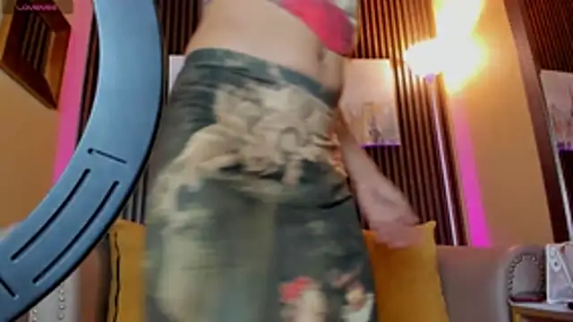 XXX chat uživo modela Elisasue