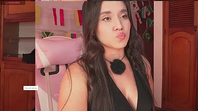 XXX chat uživo modela AmaraEvans