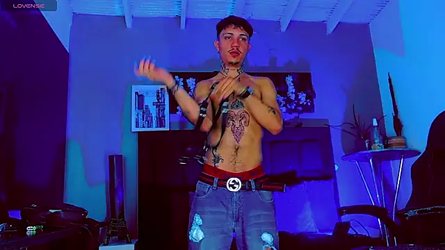 HannibalLester XXX чат на живо
