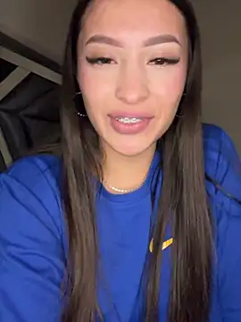 Czat XXX na żywo – Itze_Mua