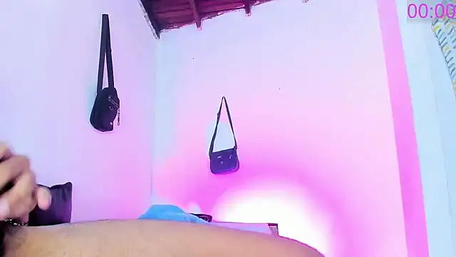 SheisPink 即時 XXX 聊天