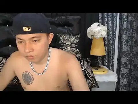 PRIMOLOVEXXのライブXXXチャット