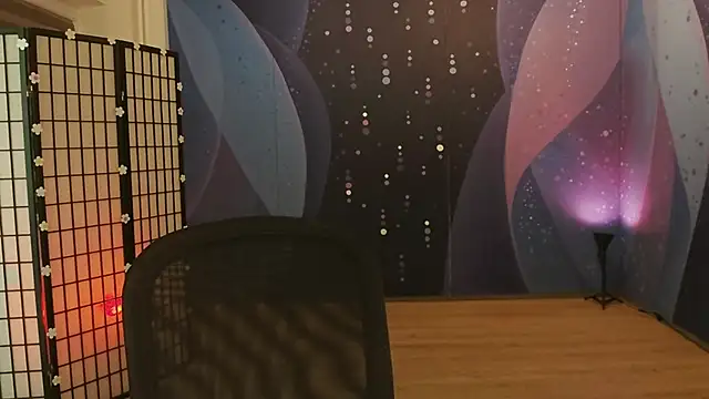 Intruderrorry Adlı Modelin Canlı XXX Sohbeti