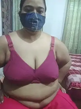 momo_loves' Live XXX Chat